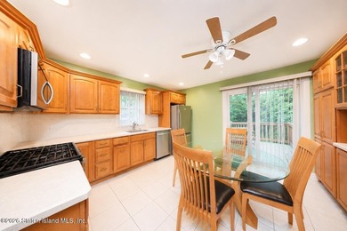 Well-maintained single-family home offering 3 bedrooms and 2 - photo 8