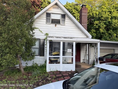 Single family detached home with 2 Bedrooms, 1 bath on a 9500 - photo 2