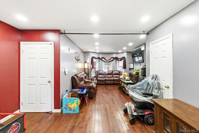 Single-family townhouse nestled on a beautiful tree-lined street - photo 7