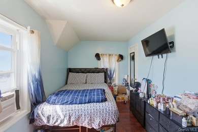Single-family townhouse nestled on a beautiful tree-lined street - photo 9