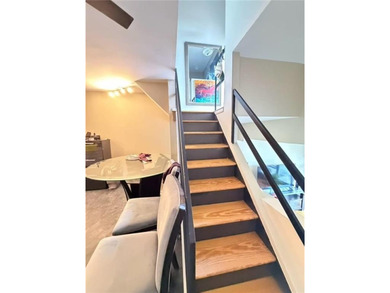 Beautiful Tri-Level Manhattan Style Luxury Penthouse Condo close - photo 3