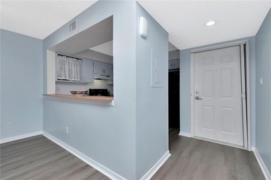 Welcome to Stone's Throw, a centrally located and well-kept - photo 2