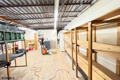 RARE LISTING, LARGE 1500 SQ. FT RETAIL AREA ++. STORAGE IN - photo 4