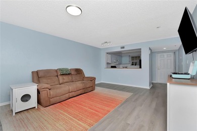 Welcome to Stone's Throw, a centrally located and well-kept - photo 8