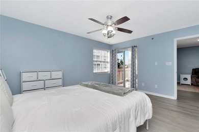 Welcome to Stone's Throw, a centrally located and well-kept - photo 10