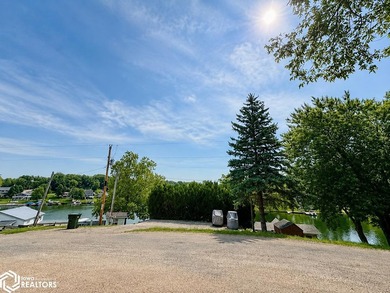 Escape to the lake and start making memories in this charming - photo 12