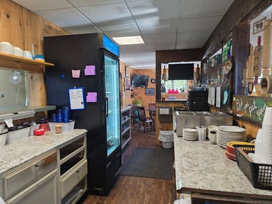 Offered for sale: ''Ellie's 12 Tables,'' an owner-operated diner - photo 15