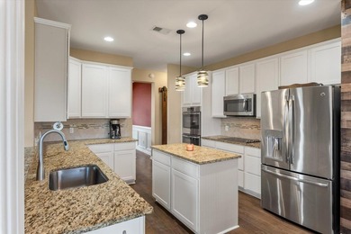 Welcome home to 2021 Triple Crown Lane in Bridlewood Farms! This - photo 17