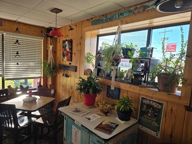 Offered for sale: ''Ellie's 12 Tables,'' an owner-operated diner - photo 17