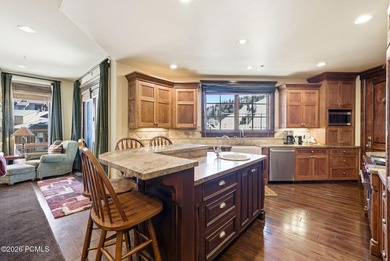 The Inn at Silver Lake holds eight residences, and in the past - photo 8