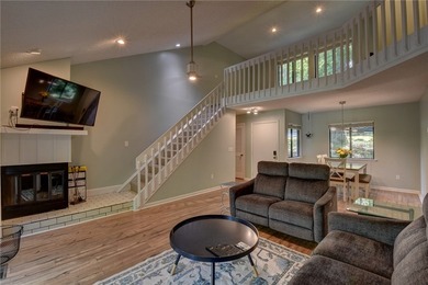 Rare Opportunity in Keowee Key. Remodeled Townhome with Golf - photo 4