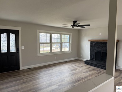 Fully Renovated, Like-New 3 Bedroom, 3 Bath Home with Modern - photo 6
