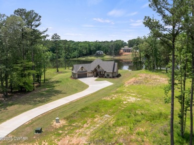 Lake Home For Sale in Huntingdon, Tennessee