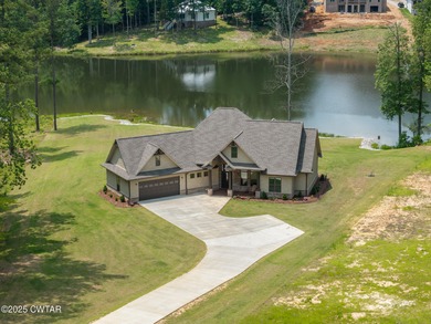 Price improvement! Seller has relocated! Motivated! Custom lake - photo 2