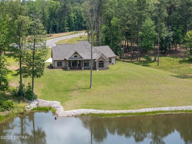 Price improvement! Seller has relocated! Motivated! Custom lake - photo 8