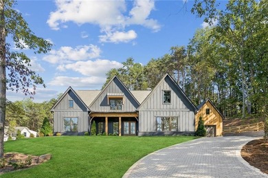 Lake Lanier Home For Sale in Cumming Georgia