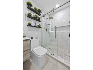This stunning 2 bedroom, 2 bath villa in the desirable Limetree - photo 14