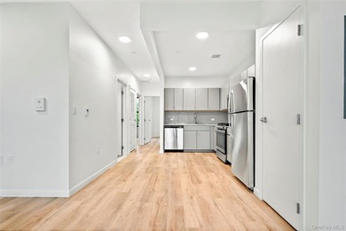 Welcome to the Soundview Park Townhouses. This is New - photo 15