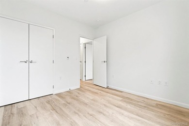 Welcome to the Soundview Park Townhouses. This is New - photo 25