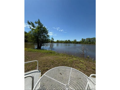 Welcome to The River House! This charming, fully refreshed - photo 5