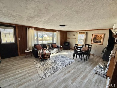 Welcome to The River House! This charming, fully refreshed - photo 8