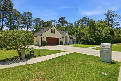 Movie theater? Covered heated pool? This stunning 5 bed, 4 bath - photo 4
