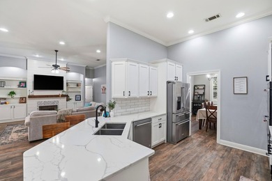 Movie theater? Covered heated pool? This stunning 5 bed, 4 bath - photo 10