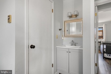 Renovated waterfront 2BR/2BA double efficiency unit at - photo 5