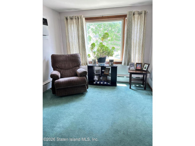 Welcome to 19 Rainbow Ave! Pride of ownership is evident in this - photo 6