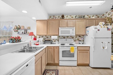 Beautifully furnished ground-floor end unit, perfect as a second - photo 5