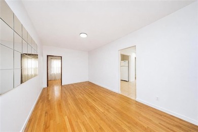 Move in ready solid brick 2-bedroom house in Manhattan - photo 6