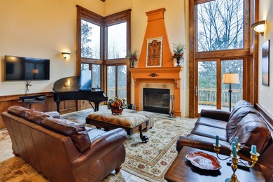 Welcome to 124 Blackhawk Trace a custom-built contractor owned - photo 3