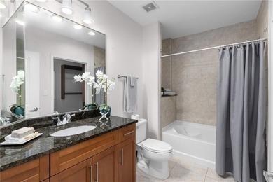 ***with a transferable rental permit***This 1b+Den is in the