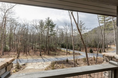 Located in the private and prestigious, 2,000 acre Chinquapin - photo 3