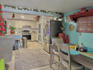 Country lliving at its finest. Single wide moblie home with