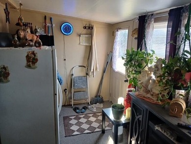 Country lliving at its finest. Single wide moblie home with