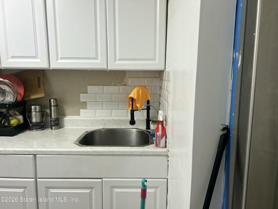 Newly renovated kitchen stainless appliances, spacious 4 - photo 3
