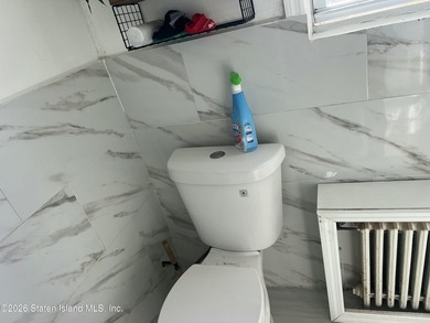 Newly renovated kitchen stainless appliances, spacious 4 - photo 8