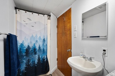 COMPETITIVELY PRICED TO SELL! This recently renovated, FULLY - photo 23