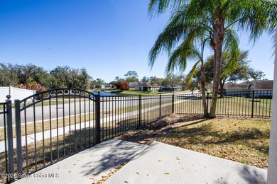 Beautifully upgraded 3BR/2BA home with 1,725 living sq ft (2,500 - photo 29