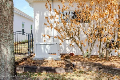 Beautifully upgraded 3BR/2BA home with 1,725 living sq ft (2,500 - photo 32