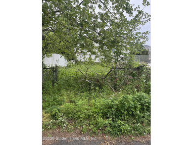 ATTENTION EVERYONE WITH VISION TO RENOVATE THIS RANCH WITH A - photo 4