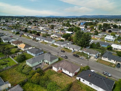 JUST 2 BLOCKS FROM THE OCEAN! Welcome to 1046 Jaccard Street - photo 35