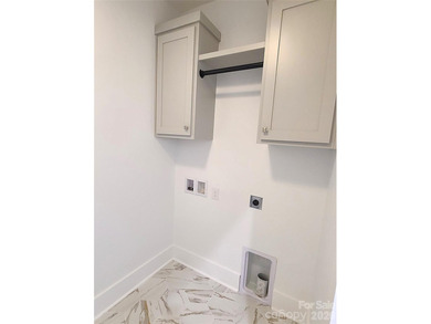 Another opportunity in Hutton Estate! This new construction home - photo 41