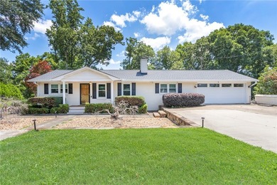Fisherman's paradise! Waterfront residence situated on the - photo 1