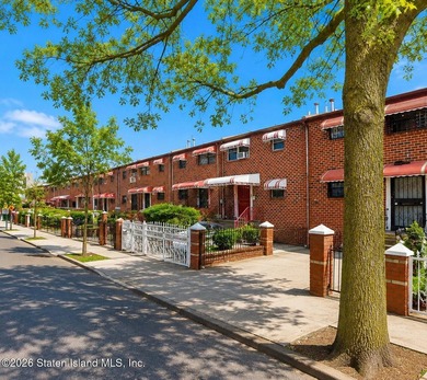 Gorgeous, amazingly maintained property conveniently located in - photo 3