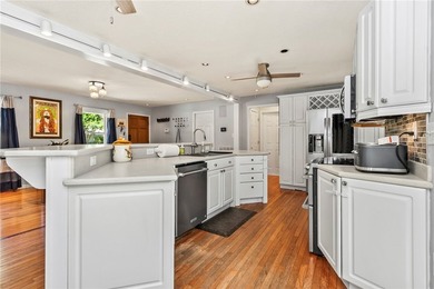 Fisherman's paradise! Waterfront residence situated on the - photo 10