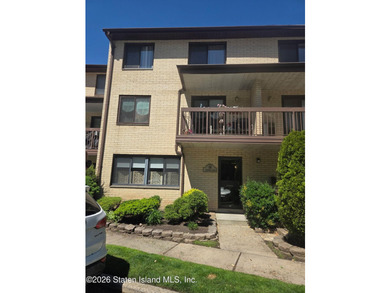 Welcome to this beautiful oversized Condo. Offering bright - photo 1