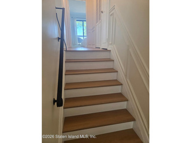 Welcome to this beautiful oversized Condo. Offering bright - photo 4