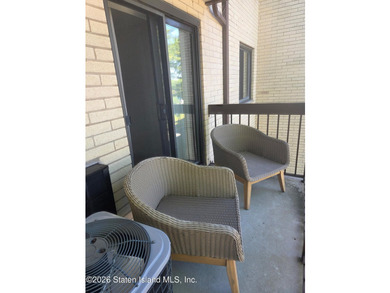 Welcome to this beautiful oversized Condo. Offering bright - photo 10